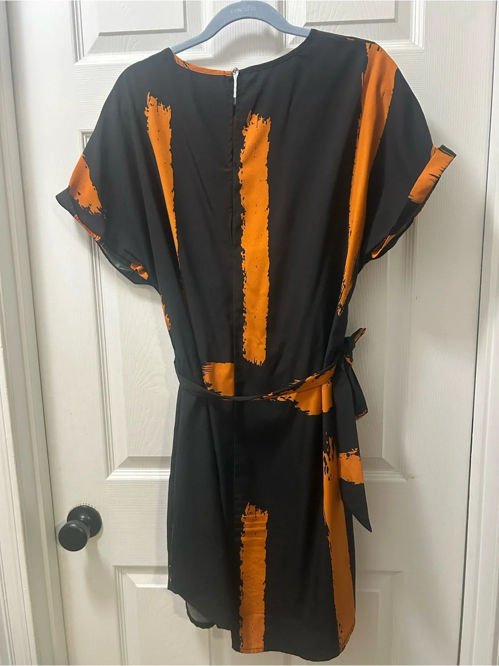 SHEIN XL Black Orange Abstract Print Belted Short Sleeve Dress
